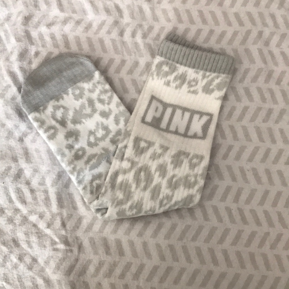 ON HOLD VS PINK SOCKS